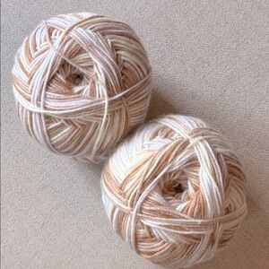 Herrschners Worsted 8 Yarn in Cream and Tan